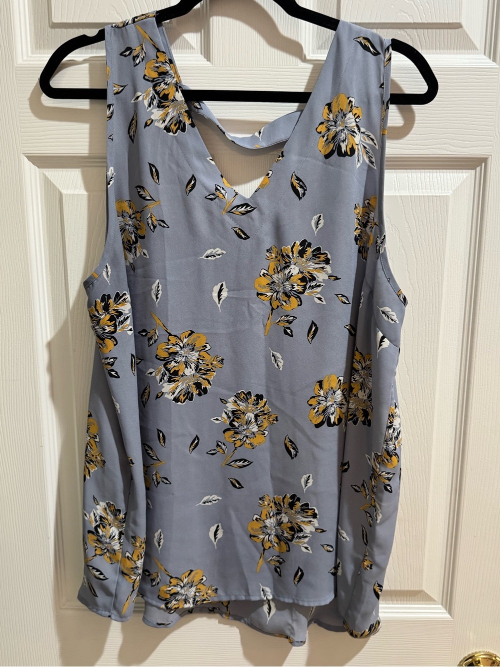 Maurices Womens steel blue Floral Sleeveless V-Neck Top sz xl